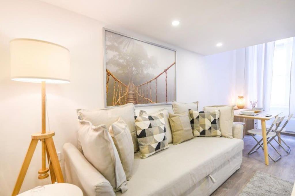 Appartamento 2 Bedroom Flat In Nyar Str., Boutique